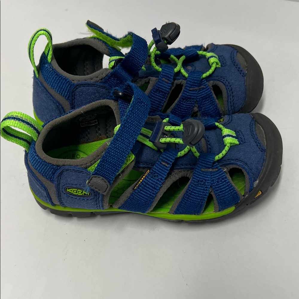 Keen Closed Toe WaterProof Sandals Size 10 Toddler